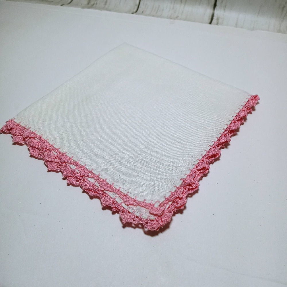 Vintage Pink Crochet Edge Handkerchief Cottagecore Hankie (lbba)